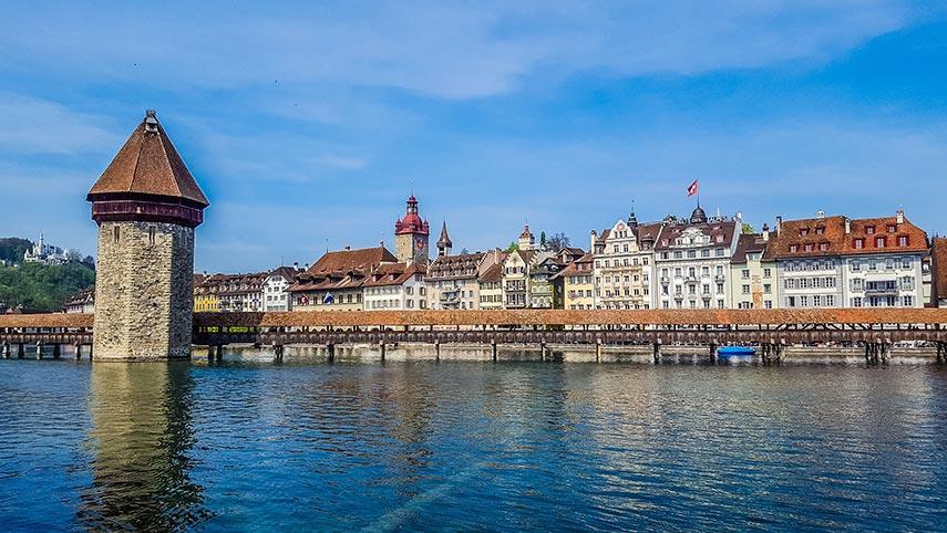 DESTAQUES INCLUÍDOS NESTE PROGRAMA Passeio em Lucerna Passeio em Interlaken, embarcando no trem Jungfrau com destino a estação de trem mais alta da Europa Passeio em Montreux Passeio em