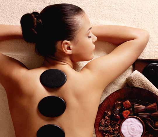 Massagem Hot Stones (50 minutos) Viva a deliciosa sensação de prazer e relaxamento proporcionado pelo calor das pedras basálticas dispostas sobre seu corpo, aliviando toda tensão corporal.