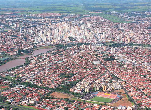 POLÍTICA 14 de fevereiro de 2020 A-3 Rio Preto ocupa segundo lugar em serviços oferecidos à população Mariane DIAS redacao@dhoje.com.br Rio Preto é a segunda melhor cidade do país em gestão.