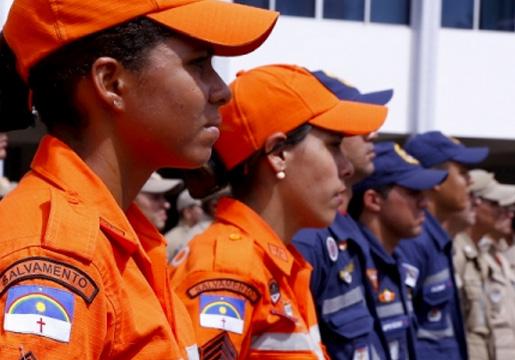 Governo anuncia chamada de bombeiros militares