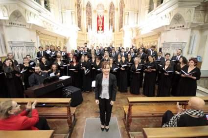 Foto 26 Apresentação Lírico Sacro com regência de Lara Tanaka, por CLMG.