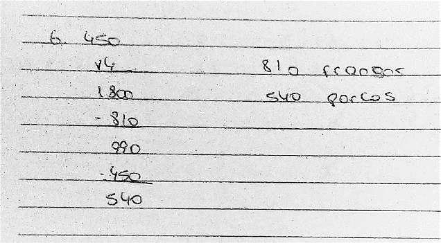 Esta menina ainda não havia estudado regra de três, mas conseguiu resolver a questão à sua maneira. Primeiro calculando quantos animais existiam no total.