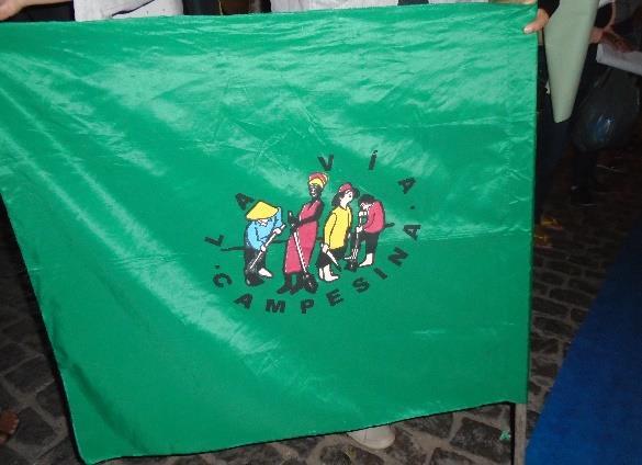 Bandeira da Via Campesina.