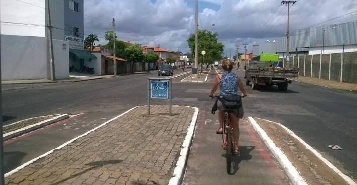 18.2. SINALIZAÇÃO A sinalização das infraestruturas cicloviárias, além de trazer mais segurança a todos os usuários das vias, é essencial para que as mesmas sejam facilmente reconhecíveis por