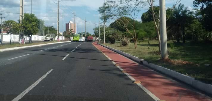 14. Av. Cajuína Da mesma forma que as ciclofaixas das avenidas Mal.