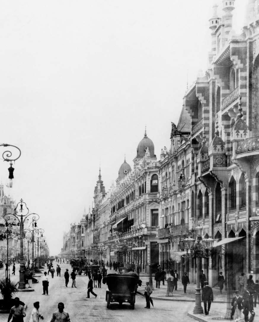 avenida central Malta, 19/07/1907 (AGCRJ) Neste trecho, que vai da Rua do Rosário até a Praça Mauá, à esquerda, está um dos poucos prédios remanescentes da Avenida Central, onde funcionou durante