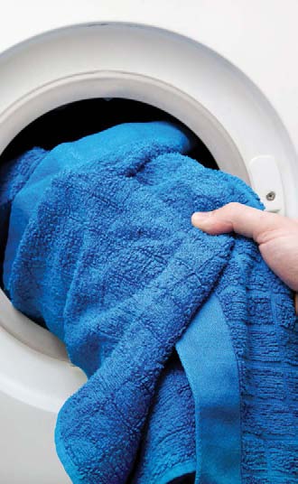 MÁqUiNA DE LAVAR E SECAR ROUPA A máquina de lavar e secar combina duas funções num só equipamento. Como máquina de lavar aplicam-se as mesmas melhorias tecnológicas das máquinas de lavar "normais".