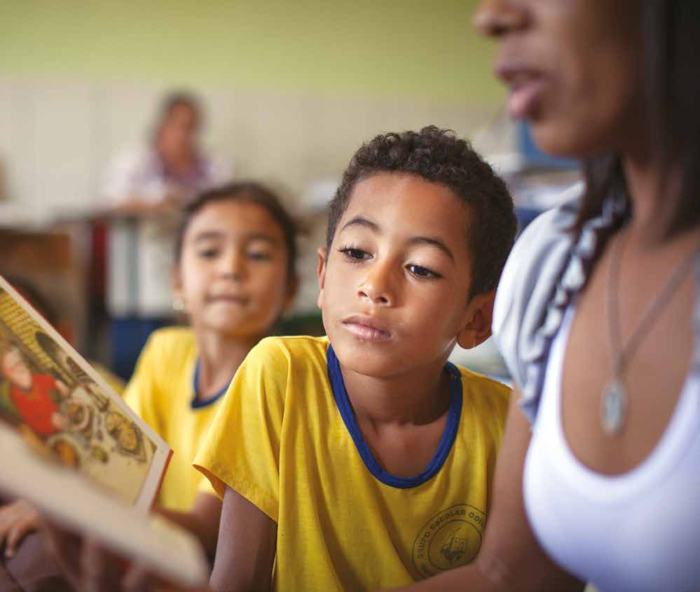 projetos e programas desenvolvidos dentro de uma Secretaria Municipal. Joselina da Luz dos Santos, Itiberá, BA Pensar e fazer mais pelo profissional da Educação: o professor.