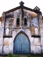 A vila ganhava contornos claros, enquanto a estrutura social se definia; o tecido era tramado sobrepondo várias experiências.