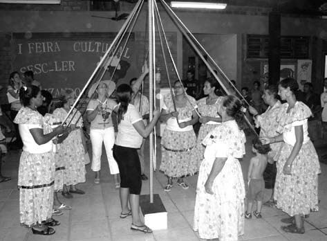 326 Ligia Maria Paes Macacchero e Rosilene Souza Almeida para jovens, adultos e idosos em situação de deficiência.