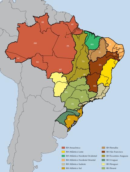 A Figura 6 apresenta o mapa das regiões hidrográficas brasileiras e a Tabela 2 apresenta a disponibilidade hídrica de águas superficiais e águas subterrâneas,