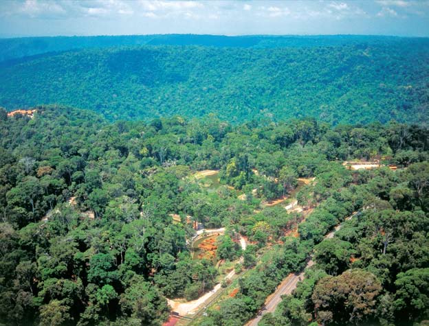 4 Indústria da Mineração Ano IV - nº 27, setembro de 2009 Mudanças Climáticas: mineradoras podem contribuir para a redução das emissões globais Para a temperatura se estabilizar, relatório aponta a