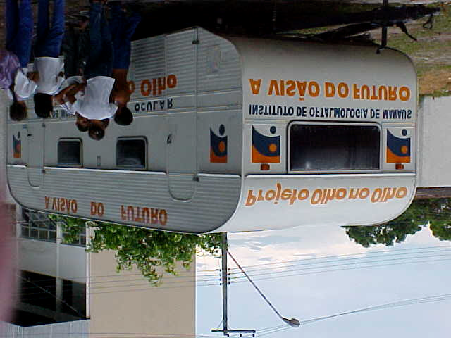 Figura 8 Vista externa do trailer do Instituto de Oftalmologia de Manaus. Figura 9 Vista interna do trailer do Instituto de Oftalmologia de Manaus. 3.