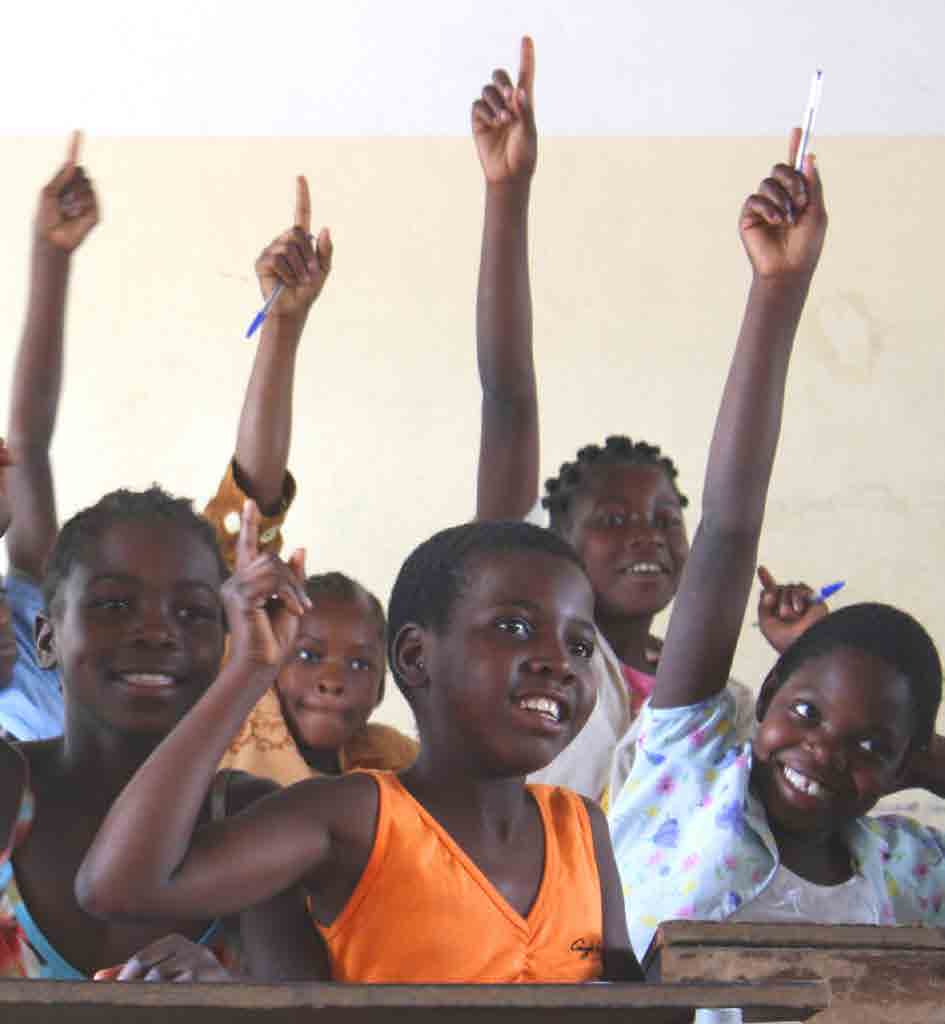 32 Fim à Violência Contra as Raparigas na Escola! Façamos dos direitos da rapariga à educação uma realidade!