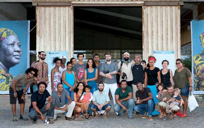 Apoio às artes em Cabo Verde O Centro Cultural Português no Mindelo criou recentemente o Espaço Zeca Afonso, que integra uma biblioteca de língua e literatura portuguesa e de artes dos países