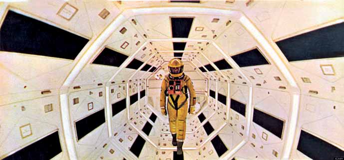 2001 Odisseia no Espaço, de Stanley Kubrick, 1968 Odisseia no palco Estreado em 1968, o filme 2001 Odisseia no Espaço, de Stanley Kubrick, é uma obra-prima do cinema.