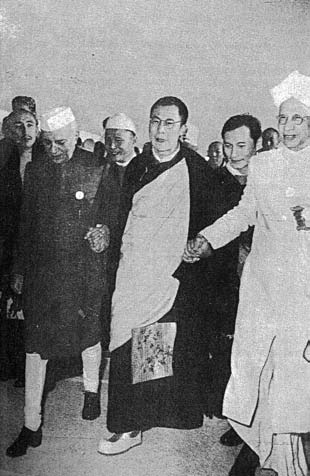 Nehru o Dalai Lama Krishna Menon