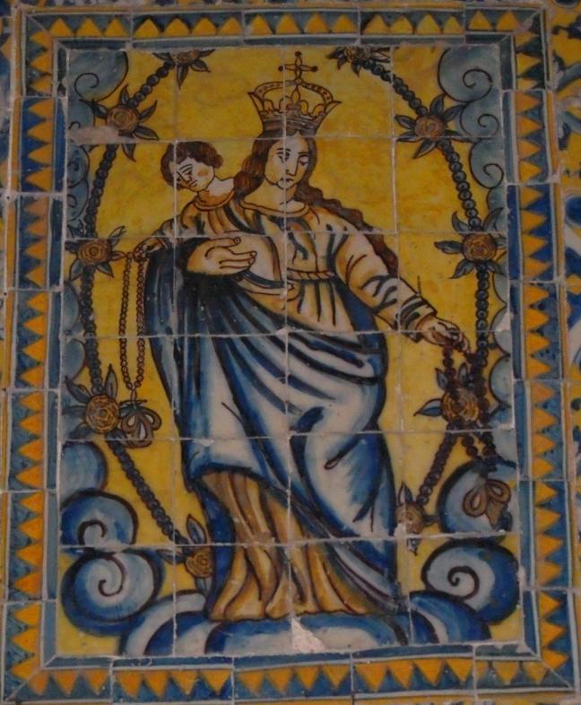 Representação de Nossa Senhora do Rosário. Fotografia tirada a 23-4-2011. Imóvel: IMV.