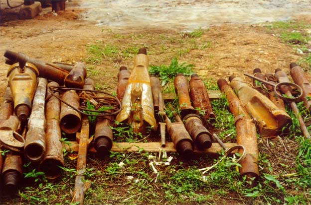 O equipamento revela-se adequado quando o canteiro de obras possui reduzida área de serviço.