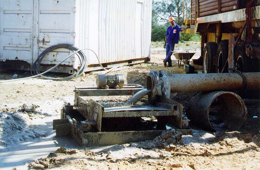 PERFIL TÍPICO CONSTRUTIVO DE POÇO TUBULAR EM FORMAÇÃO SEDIMENTAR DO