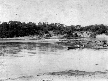 158 Embora existindo linhas férreas, os rizicultores sonharam, durante várias décadas, com a plena navegação do rio Jacuí e com um porto moderno que escoasse sua produção.