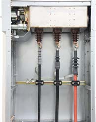 Características especiais Em cubículos de cabos Em cubículos de anel Em cubículos de disjuntores Para cabos com isolamento termoplástico Para cabos de potência impregnados com isolamento de papel com