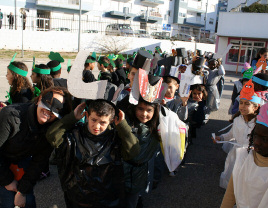 organizou um Desfile de