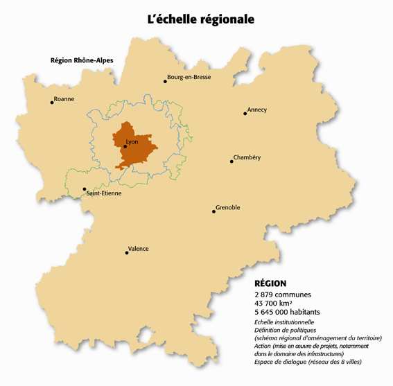 A l échelle de la région : un réseau de sept villes moyennes autour de Lyon Na escala regional: uma