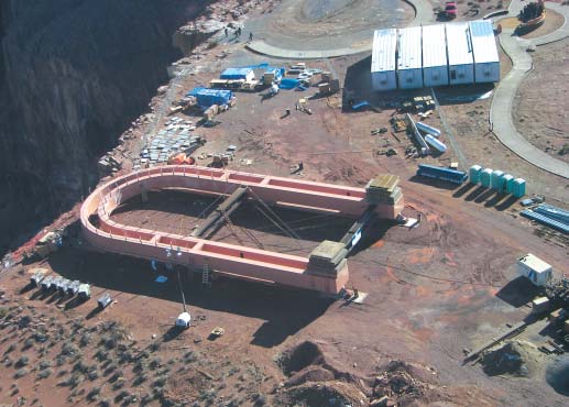 Skywalk: passarela de vidro em construção oito diferentes direções, e terremotos de até valor 8 na escala Richter que ocorram num raio de cerca de 130 km.