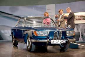 Então, em 1967, a BMW comprou a Hans Glas GmbH Maschinenfabrik Isaria em Dingolfing, que também fabricava