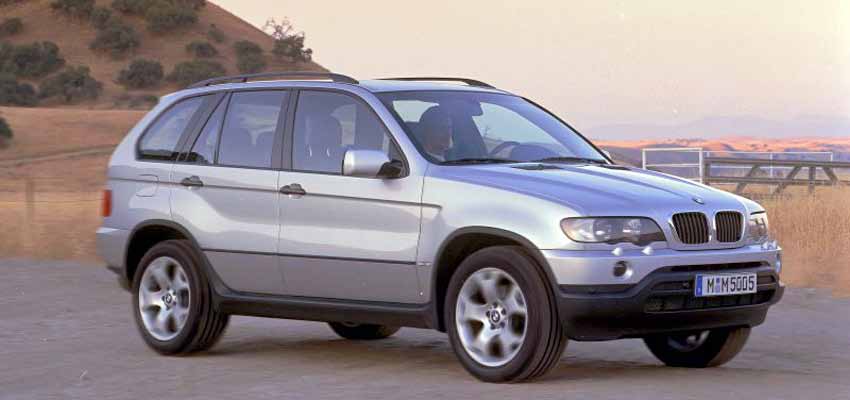 praticidade e eficiência. 1999. BMW X5 A revolução no segmento SAV. Inovação é a nossa espinha dorsal, por isso, em 1999, decidimos explorar um novo território e criamos o BMW X5.
