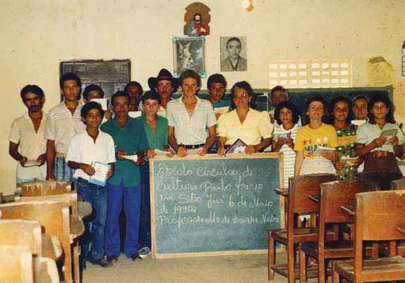 Em seus últimos livros ele comenta isso, ao mesmo tempo em que reclama um profundo valor ético no trabalho do educador, ao lembrar que, se existem princípios e valores éticos universais, eles não