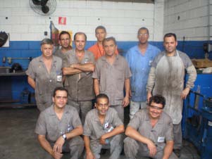 Aço: Iniciou na Grampos Aço no ano de 1999 na manutenção como soldador, sendo sua função até hoje, Bezerra como é conhecido acredita no crescimento da empresa, Segundo ele A empresa cresceu muito,