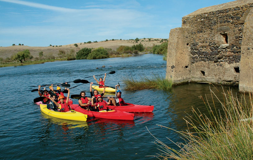 o alentejo é natureza «57 NO VALE DO GUADIANA O Parque Natural do Vale do Guadiana, com uma área aproximada de 70.