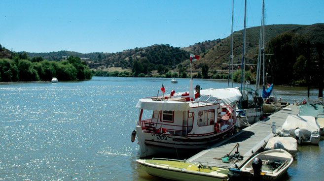 58» o alentejo é natureza O pólo urbano nuclear deste Parque é a vila de Mértola. (O Alentejo é Património, O Alentejo é Ruralidade, O Alentejo é Gastronomia e Vinhos).