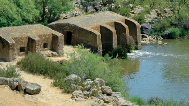 60» o alentejo é natureza oposto, se observe melhor a queda. Trata-se de uma zona perigosa de ambos os lados.