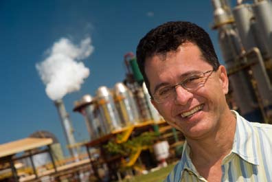 [ Francisco Cruz: "Antecipamos tudo o que podemos" ] Em 24 de março, a ETH Bioenergia iniciou sua safra 2009/2010.