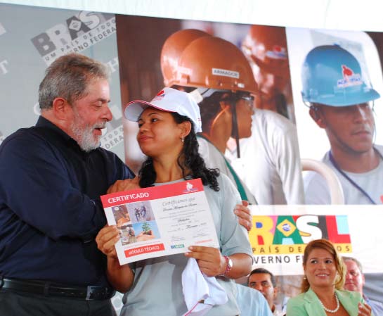 Presidente Lula: Programa Acreditar é exemplo eventos O Programa do Polo de Desenvolvimento de Dendê de Rondônia (Prodendê), que objetiva melhorar as condições de vida de agricultores, recuperar