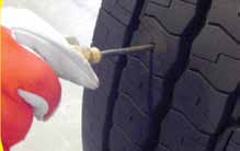 Verificar também o estado geral do pneu quanto ao desgaste e danos existentes.