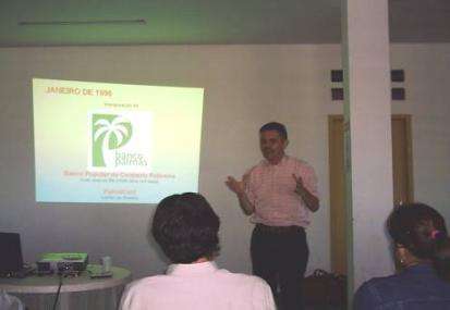 Em 2005, após conhecer a experiência do Banco Palmas e com uma primeira