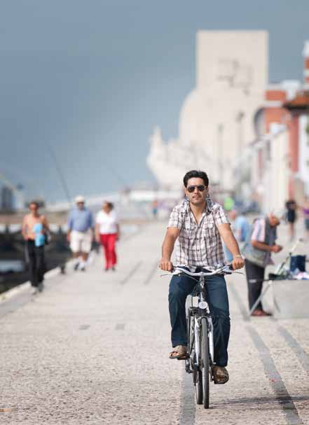 Por mês, Paulo Guerra dos Santos pedala cerca de 500 quiómetros nas deslocações por Lisboa Filipe Pombo/AFFP país e sinto que o conheço muito pouco, confessa.