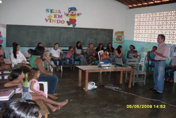 Foto 4-16 Palestra sobre Cuidados com defensivos agrícolas para estudantes da Esc. Profª.