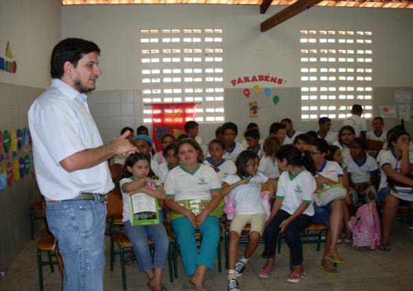 Palestras e demais atividades durante o dia da Ação Social Dando continuidade ao planejamento de atividades do programa de comunicação social, foi realizada no dia 29 de agosto de 2009 uma edição do