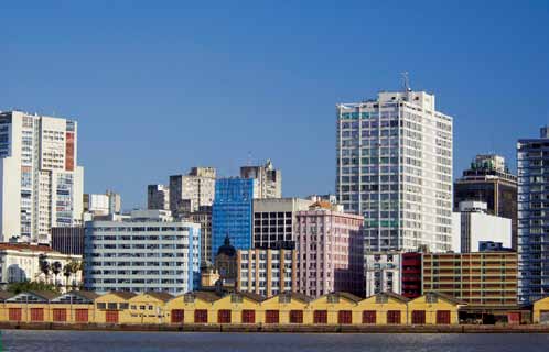 Porto Alegre Capital do Estado mais meridional do Brasil, Porto Alegre tinha pouco mais de 1,2 milhão de habitantes em 1998, quando a Deloitte reabriu seu escritório na cidade.
