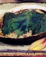 AJI NO TATAKI - Sashimi tataki de carapau um prato singelo que se difundiu entre os pescadores de É Shirahama, preparado com o carapau fresco e batido, servido com vinagre e shoyu, transbordando o