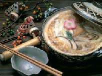 GIFU-KEN NAMAZU NO KABA-YAKI - Grelhado de bagre com molho Apesar da aparência grotesca, o bagre possui carne de sabor suave e delicioso. Vive nos rios e no lago de Minami-mino.