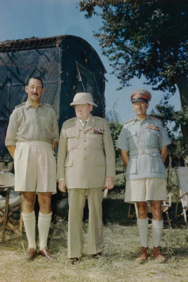 Imperial War Museum Winston Churchill visita o QG do 8 o Exército Britânico, logo após sua visita às tropas brasileiras.