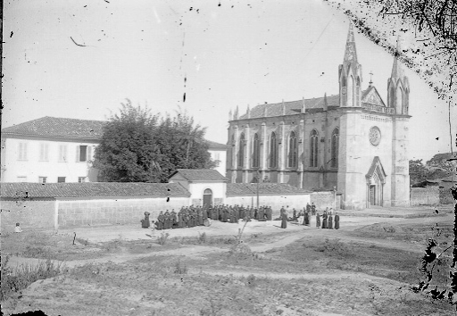 Figuras 12 e 13: Mercado municipal e conjunto do seminário e igreja Sagrado Coração de Jesus, século 20. Fonte: CDI/13ª SR-IPHAN/MG [fig. 23]; Acervo Centro de Memória Fevale. Foto Chichico Alkimim.