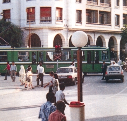 38Prática exemplar 12 Concentrar-se nos clientes através de um compromisso de qualidade Em setembro de 2001 o ministro de transporte da Tunísia lançou um projeto experimental enfocando qualidade,