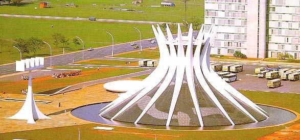 36 Figura 2.17 Congresso Nacional em fase de construção. Fonte: GEOCITIES, 2006. 2.3.3. Catedral de Brasília Uma das mais belas obras projetadas